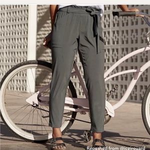 Athleta Women’s Skyline Pants Arbor Olive Size 4